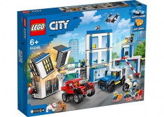 LEGO City - Sectie de politie 60246 foto