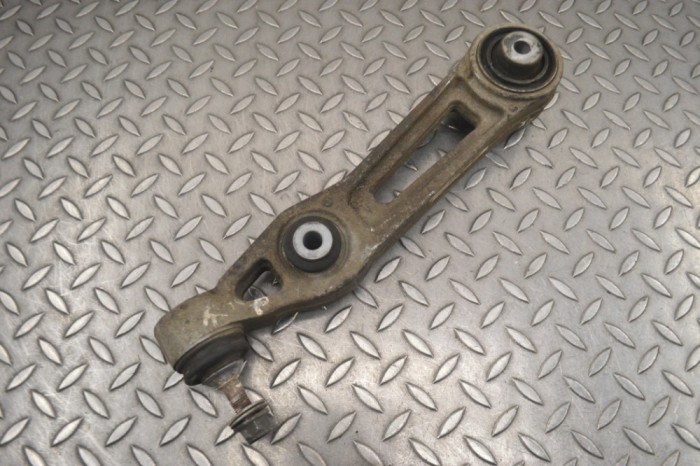 Braț drept st&acirc;nga față TESLA MODEL S 2015 OEM: 1048951-00-A 22906121