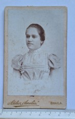 Fotografie portret &ndash; Atelier Aurelia, Brăila cca. 1895 &ndash; verso cu gravură atelier