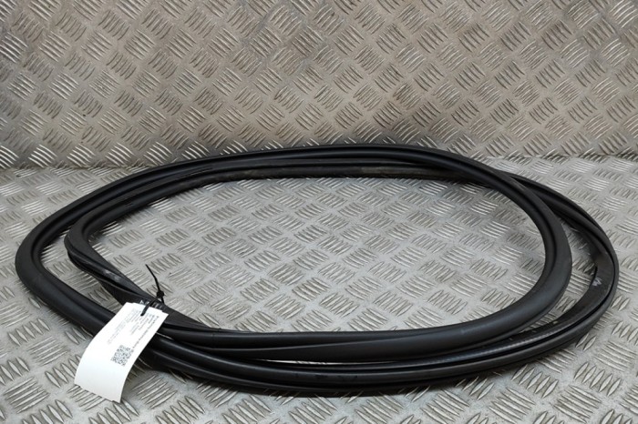 Garnitura ușă dreapta față AUDI E-TRON GEN 2020 OEM: 4KE831721 | 25312772