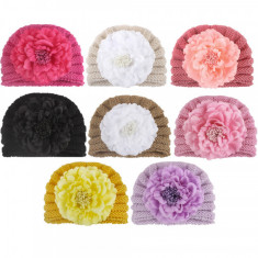 Caciulita crosetata tip turban cu floare aplicata (Marime Disponibila: 3-6 luni