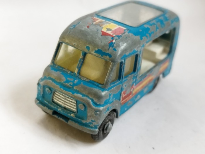 bnk jc Matchbox 47b Commer Ice Cream Van