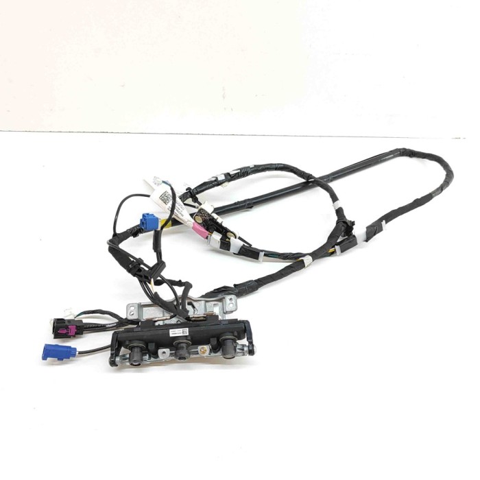 Camera față TESLA MODEL 3 2021 OEM: 1143746-01-D,1481957-00-B,1098383-00-G 28258415