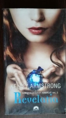 Relevatia-Kelley Armstrong foto