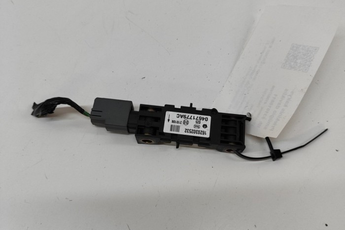 Senzor de impact st&acirc;nga față JEEP GRAND CHEROKEE III WH, WK 2006 OEM: 04671779AC,1620302532 | 31616611