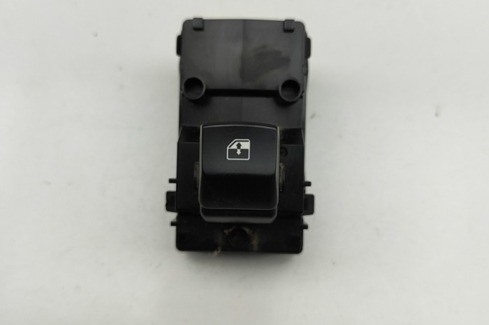 Buton geam ușă st&acirc;nga spate KIA CEE\&#039;D Hatchback CD 2023 OEM: 93575-J7500 | 31976006