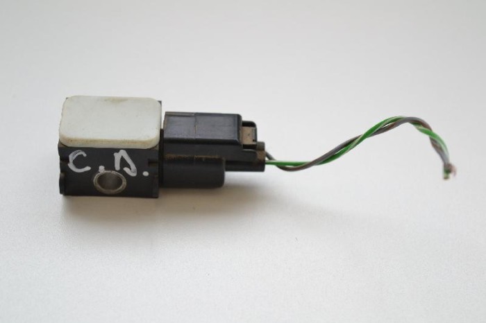 Senzor de impact dreapta spate LAND ROVER FREELANDER 2 L359 2010 OEM: 3M5T-14B342-AB 1925330