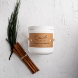 Lumanare parfumata handmade din ceara naturala de soia 100%, aroma Pin negru si scortisoara, Recipient ceramic alb, 150 g