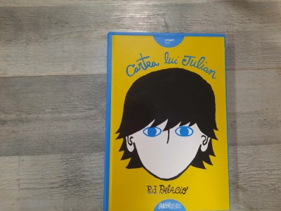 Cartea lui Julian de R.J.Palacio foto