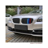 Set ornamente grila fata BMW Seria 5 G60 2024+ tricolor ABS, montaj rapid