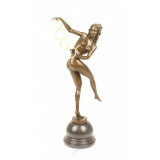 Dansatoare cu inele-statueta din bronz pe un soclu din BJ-5, Nuduri