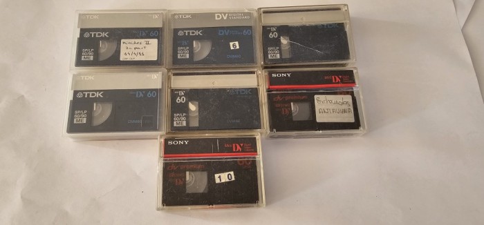 CASETA MINI DV TDK 5 BUCATI + SONY DV PREMIUM 2 BUCATI , TOTAL 7 BUCATI .