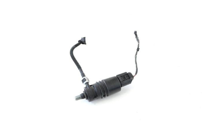 Motor rezervor lichid de parbriz BMW X3 F25 2014 OEM: 67127388343,7388343 10892213