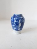 Miniatură Vază Porțelan Japonez Eggshell &ndash; Pictată Manual, Motive Tradiționale Geisha, Marcaj Original Hon Tokusei, Vintage Colectie, 6.5cm inălțime