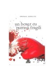 Un boxer cu pumnii fragili - Carte Paperback Brosata - Emanuel Guralivu - Charmides