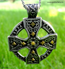Pandantiv viking Cruce celtica cu rune foto