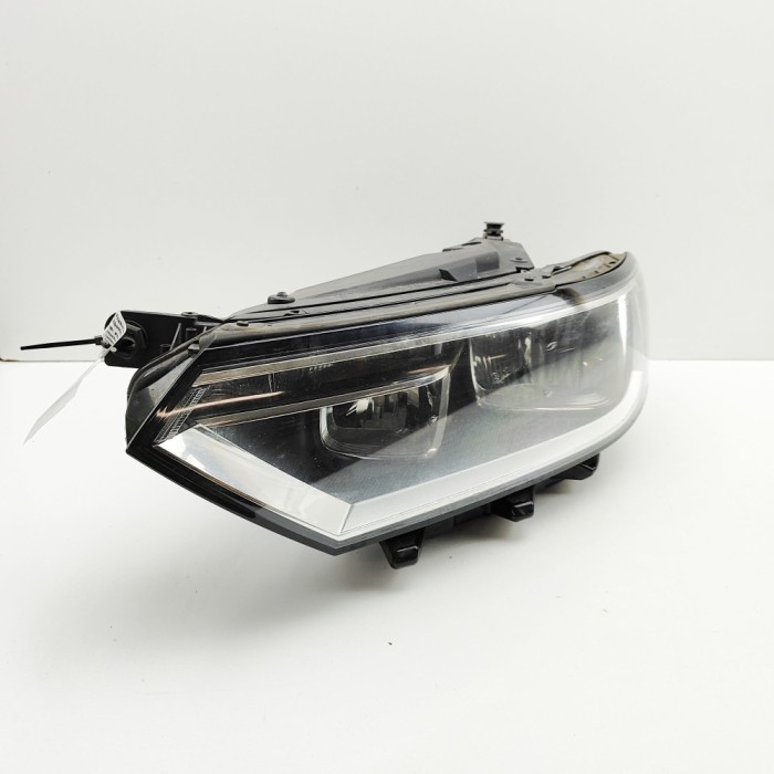 Far st&acirc;nga față VW PASSAT Variant B8 3G5 2016 OEM: Estate | 32751962