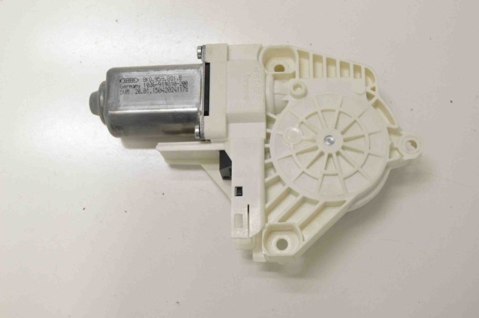 Motor macara geam ușă st&acirc;nga față AUDI A6 4G2, C7, 4GC 2015 OEM: 8K0959801B 2095045