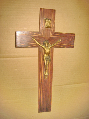 A524-Crucifix alama si lemn vechi mahon intarsiat anii 1900-1930. foto