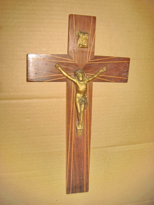 A524-Crucifix alama si lemn vechi mahon intarsiat anii 1900-1930.