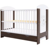 Cumpara ieftin Patut copii din lemn Hubners Calisto Ursulet 120x60 cm maro cu sertar