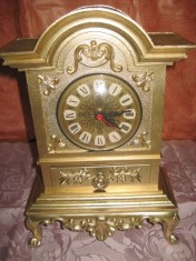 100A-Ceas masa metal aurit stil Baroc functional G.A.A.D. Mod Dep. (depose) 1982.