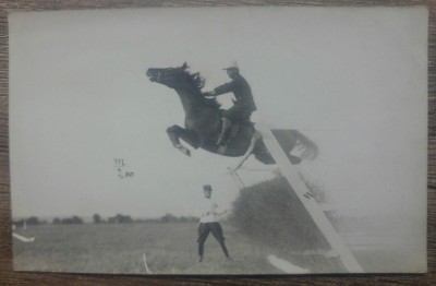 Militar roman calare in cursa cu obstacole// foto tip CP 1912 foto