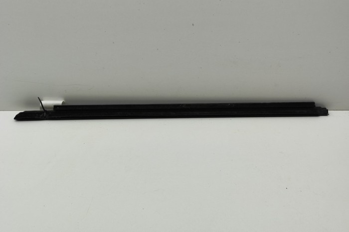 Chedar geam ușă dreapta față BMW 2 Gran Coupe F44 2022 OEM: 7483132 30904919