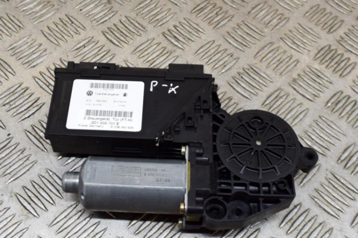 Motor macara geam ușă st&acirc;nga față VW PHAETON 3D_ 2004 OEM: 3D1959701E,E038060505,0130821964 13558173
