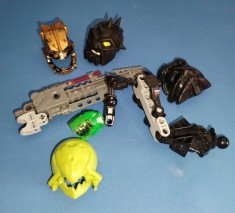 Diverse piese Lego Bionicle : Weapon Inika Light-up Laser Drill Masca Kadrin, Pakari Nuva Hero Factory Toxic Reapa articulatii diferite lost10
