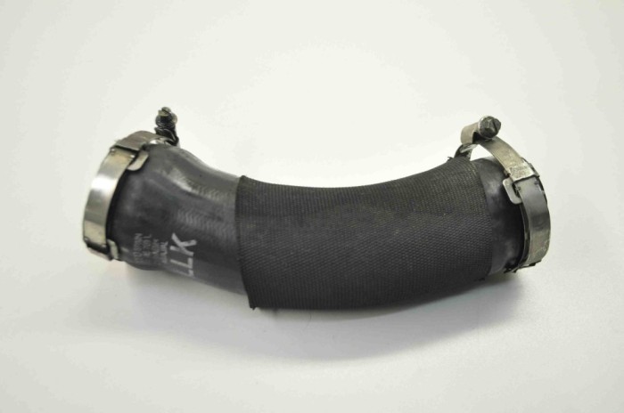 Furtun intercooler st&acirc;nga AUDI A6 4F2, C6 2010 OEM: 4F0145709L