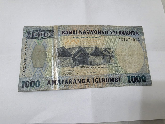 BANCNOTA RWANDA 1000 FR 2004