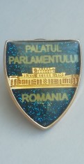 QW9 J 13 - Insigna - tematica politica - Palatul Parlamentului Romania