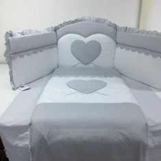 Set Lenjerie de lux din bumbac cu broderie, protectie laterala, pilota, pentru pat bebelusi, Cuore di Mamma Gri, Italia foto