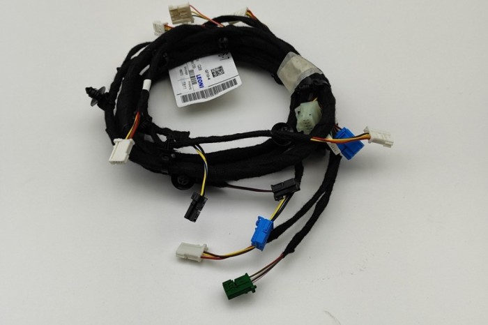 Cablaj ușă dreapta față MERCEDES-BENZ EQS V297 2021 OEM: A2975406724 30317303