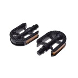 Set 2 pedale copii Wellgo din plastic pentru bicicleta, filet 1/2, culoare negru Cod:AWR0072