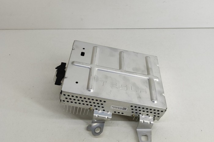 Amplificator de sunet TESLA MODEL Y 2022 OEM: 1507152-01-B 26252153