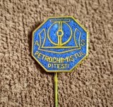 Insigna fotbal - &quot;PETROCHIMISTUL&quot; PITESTI