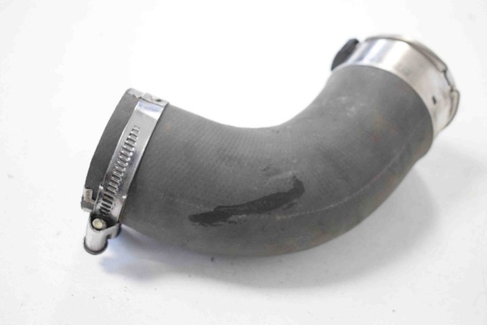 Furtun intercooler dreapta LAND ROVER RANGE ROVER VELAR L560 2018