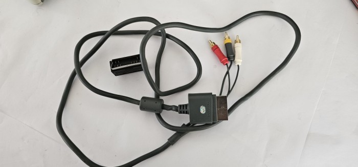 CABLU AV VIDEO PENTRU XBOX 360 + ADAPTOR SCART .