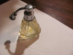 CY Sticluta sticla f. veche superba cristal fatetat / pentru parfum / fara pompa foto