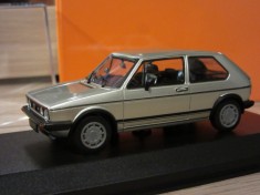 Macheta Volkswagen Golf GTI Maxichamps 1:43 foto