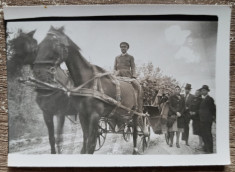 Militar cu trasura trasa de doi cai, Fratautii Vechi, Suceava 1939// fotografie foto