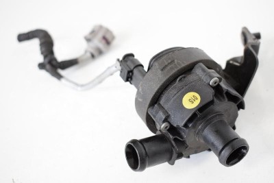 Pompa de apa auxiliara AUDI A3 8V1, 8VK 2013 OEM: 5G0965567B,0392023212 3743274 foto