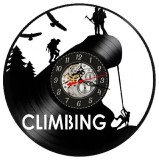 Ceas de perete din disc vinil, Tematică Alpinism / Climbing, Design Retro cu Munți și Escaladă, Negru, 30 cm