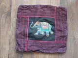 Față de pernă decorativă din India - Bumbac cu broderie elefant (32 x 34 cm)