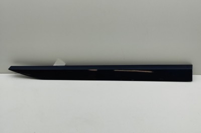 Bandou inferior ușă dreapta față SKODA SUPERB III Estate 3V5 2017 OEM: 3V0854940 | 31600426 foto