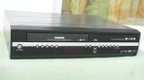 Triplu DVD recorder combo cu HDD si VHS Toshiba model RD-XV47