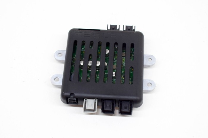 Alt modul de control TESLA MODEL X 2020 OEM: 1042829-00-F 13847231