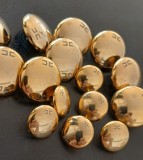 Lot 15 nasturi Elisabetta Franchi proveniti de la un palton EF vintage cu logo companie 9 mari si 6 mici